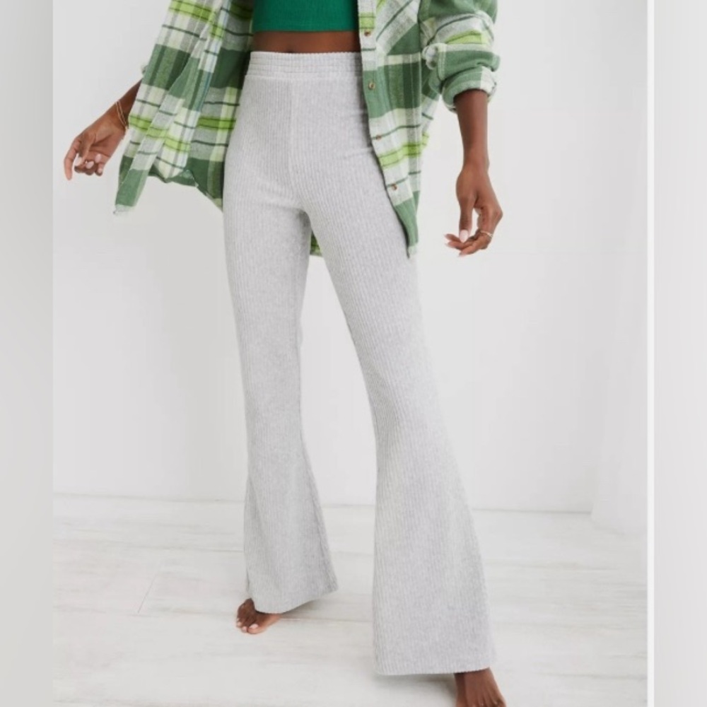 Aerie Groove On Ribbed Velour Flared Sweat Pants. Heather Gray. Size Medium.